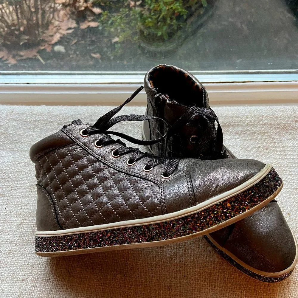 Steve Madden Silver Metallic JCarlson Side Zip High Top Sneaker Glitter Youth 5 - Picture 1 of 5